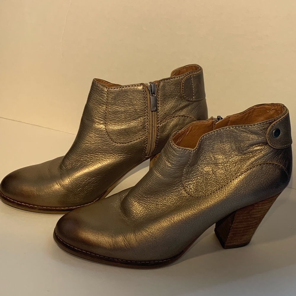 Gold metallic Lucky Brand ankle bootie